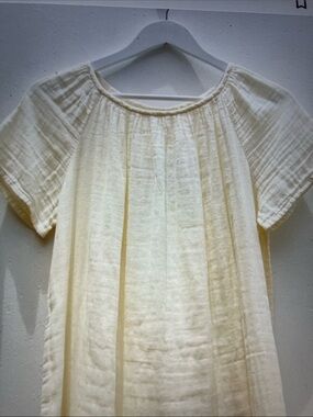 Fresh laundry 
100% cotton Cream Short-Sleeve Gauze